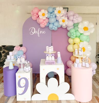 Decoración con Globos Personalizada tamaño Mediano.